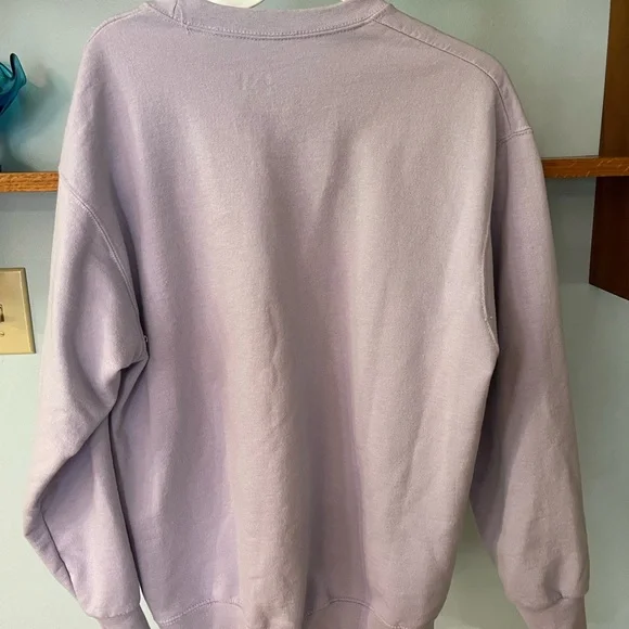 Beautiful Lavender Myrtle Beach Top! . Size L - Picture 3 of 4